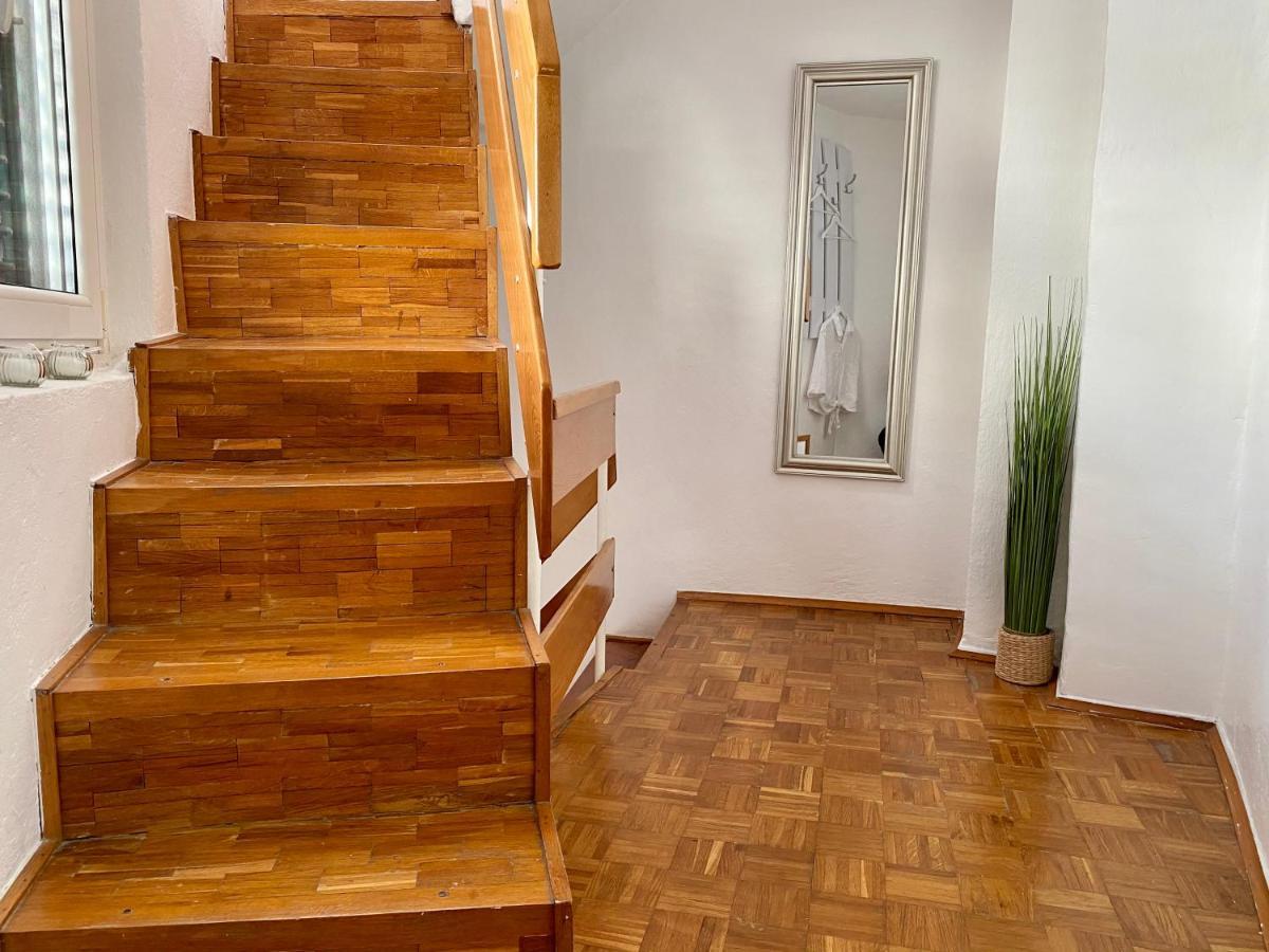 Family House Kastela Home Between Split And Trogir エクステリア 写真